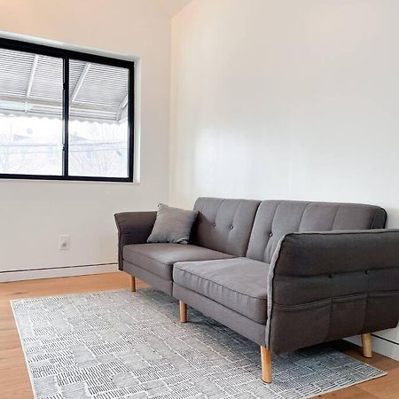 New Ample And Cozy One Bedroom Apt In Brooklyn At Rem-Casa Нью-Йорк Экстерьер фото