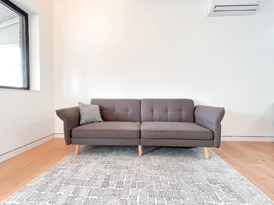New Ample And Cozy One Bedroom Apt In Brooklyn At Rem-Casa Нью-Йорк Экстерьер фото